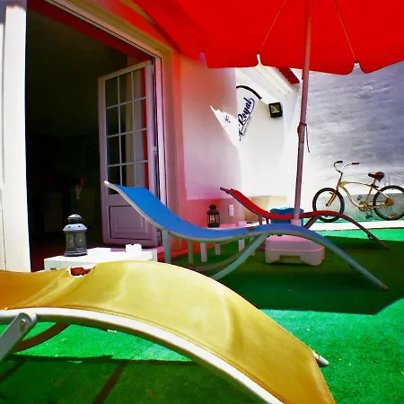 Surf Royal Guest house Ferrel (Leiria)